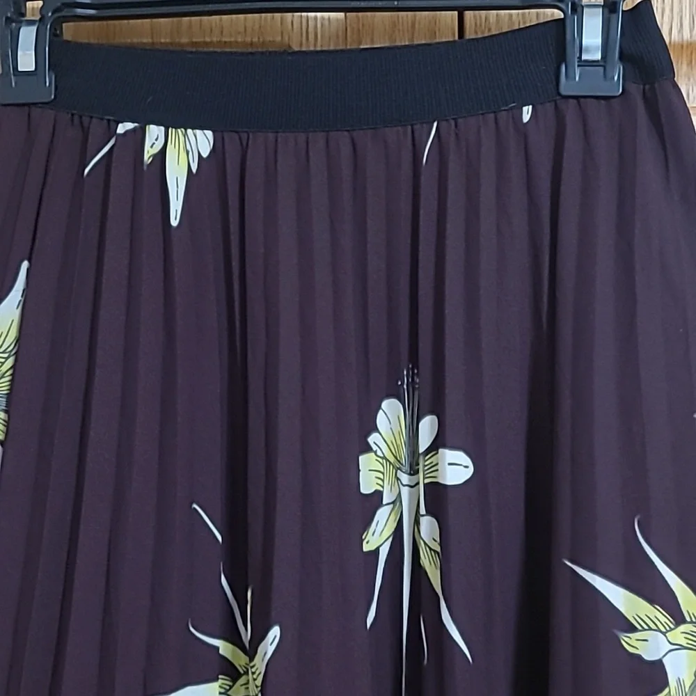 ☀️H&M eggplant chiffon long skirt ✨️ perfect for spring! - Picture 2 of 6